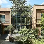 Eden Lodge Paris