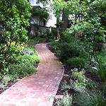 Bed & Breakfast Eden Paris