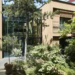 Eden Bed & Breakfast 4*